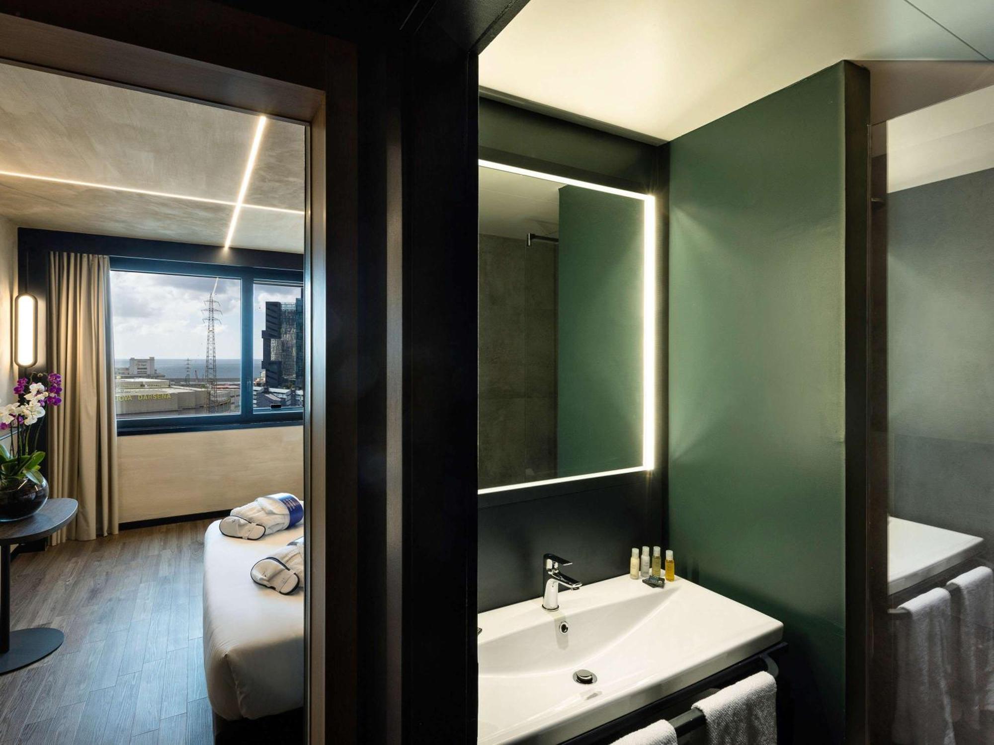 Novotel Genova City Esterno foto